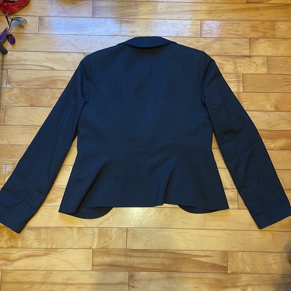 Teen Flo size 6 navy blue pin stripe blazer - Picture 2 of 3